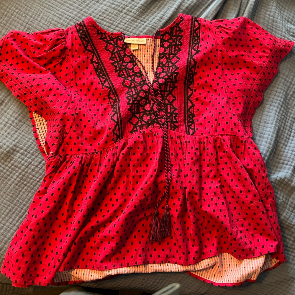 Knox Rose Medium tops (selling both at the same time)